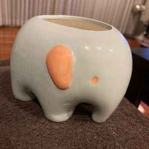 Small elephant planter 4x4 inches